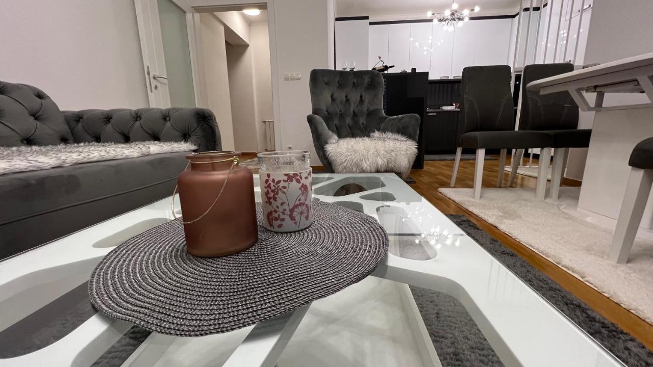Apartman Nejra Tuzla Eksteriør billede