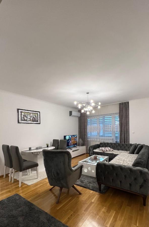 Apartman Nejra Tuzla Eksteriør billede