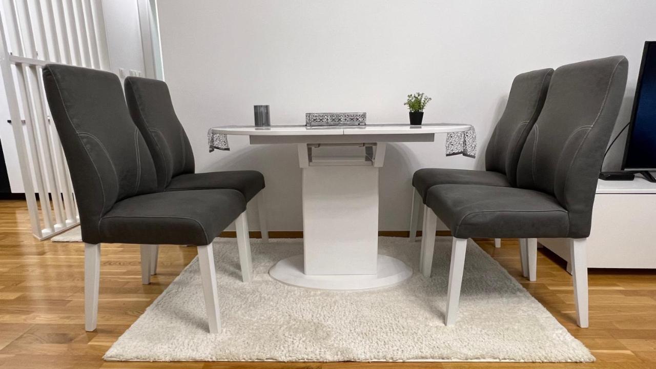 Apartman Nejra Tuzla Eksteriør billede
