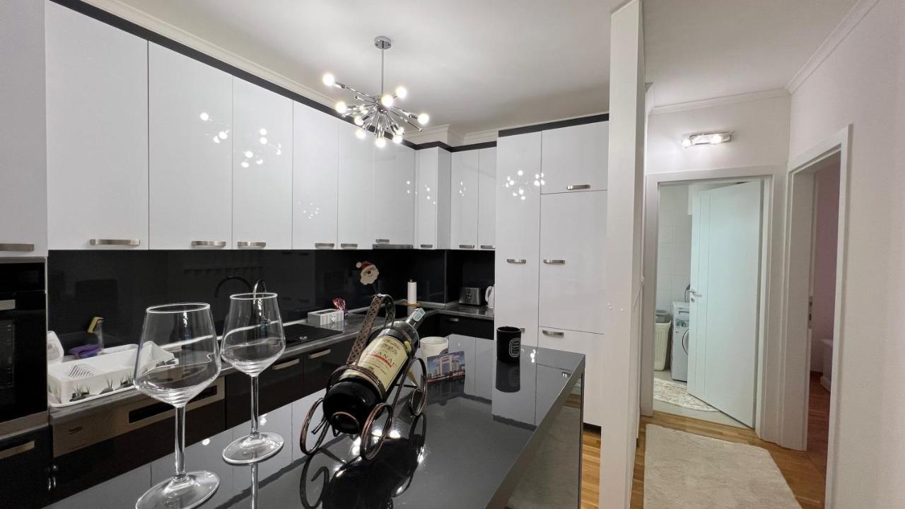 Apartman Nejra Tuzla Eksteriør billede