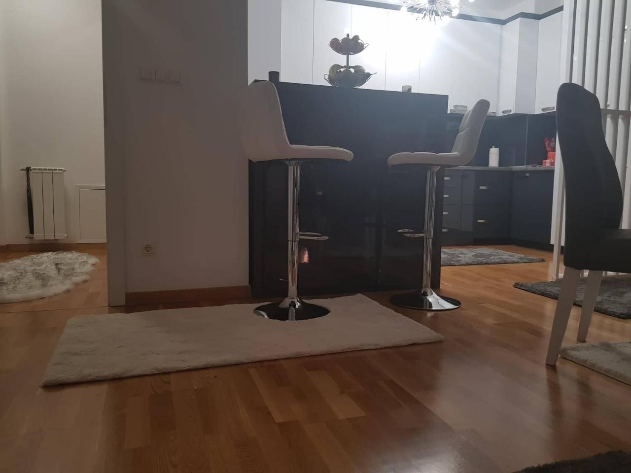 Apartman Nejra Tuzla Eksteriør billede